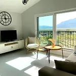 Airport Blue Eye Apartment: Convenient Stopover *