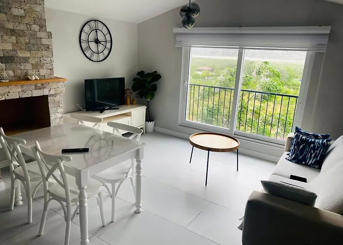 Apartamento Airport Blue Eye 5 Km Form Airport