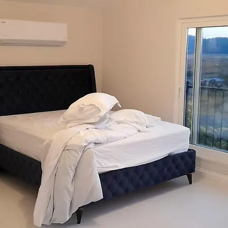 Airport Blue Eye Apartment: Convenient Stopover