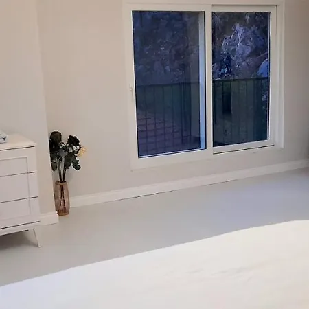 Airport Blue Eye Apartment: Convenient Stopover Apartment