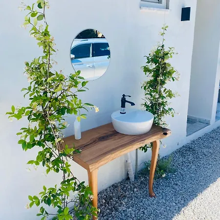 Airport Blue Eye 5 Km Form Airport Daire