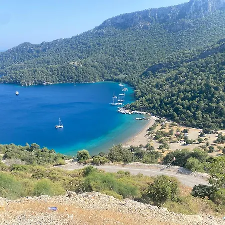 Airport Blue Eye 5 Km Form Airport شقة *