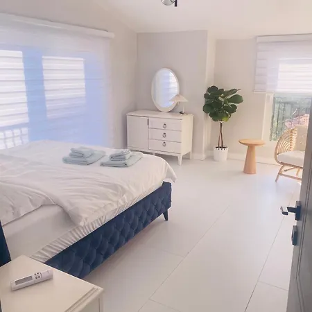 Apartment Airport Blue Eye Apartment: Convenient Stopover *