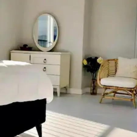 Airport Blue Eye 5 Km Form Airport شقة