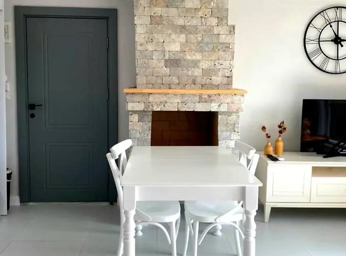 Airport Blue Eye 5 Km Form Airport Appartement *